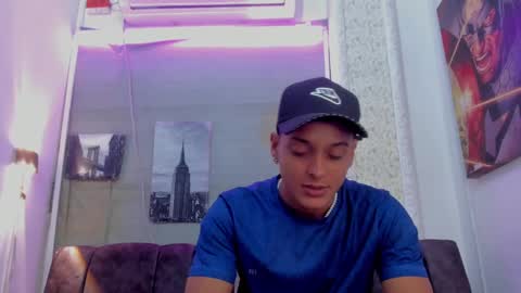 Deyvis Taylor7 online show from January 11, 3:13 am