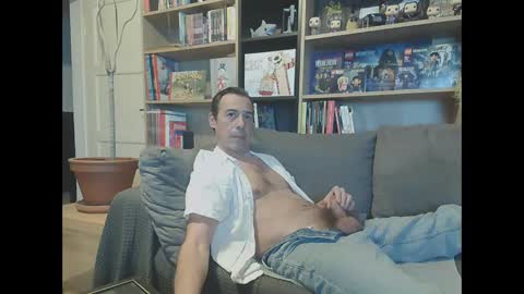 Dick2-D2 online show from December 2, 9:26 pm