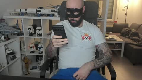 Snapshot of dirtybalws chatting on January 12, 10:12 pm Robert online show from January 12, 10:12 pm