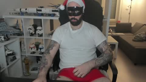 Snapshot of dirtybalws chatting on December 25, 7:56 pm Robert online show from December 25, 7:56 pm