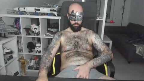 Snapshot of dirtybalws chatting on October 22, 4:32 pm Robert online show from October 22, 4:32 pm