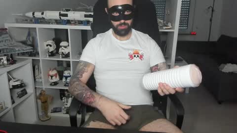 Snapshot of dirtybalws chatting on December 14, 2:42 pm Robert online show from December 14, 2:42 pm