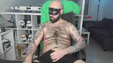 Snapshot of dirtybalws chatting on February 10, 4:52 am Robert online show from February 10, 4:52 am