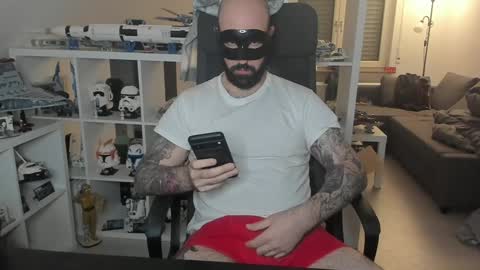 Snapshot of dirtybalws chatting on December 22, 7:21 pm Robert online show from December 22, 7:21 pm