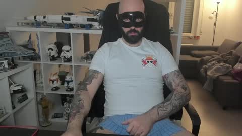 Snapshot of dirtybalws chatting on December 31, 4:14 pm Robert online show from December 31, 4:14 pm