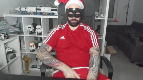 Snapshot of dirtybalws chatting on December 24, 6:44 am Robert online show from December 24, 6:44 am