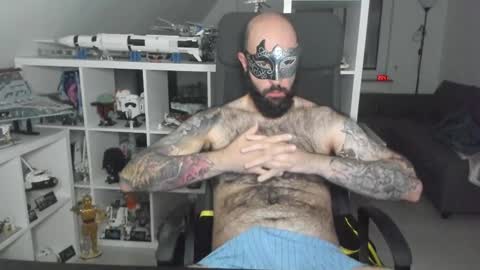 Snapshot of dirtybalws chatting on October 18, 6:46 pm Robert online show from October 18, 6:46 pm