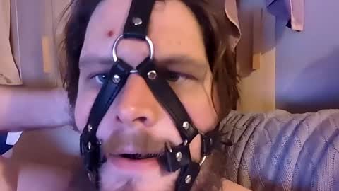 Snapshot of dirtydogsday chatting on December 27, 9:22 pm Dirtydog online show from December 27, 9:22 pm