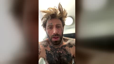 dirtyjohn1988 online show from January 18, 9:17 pm