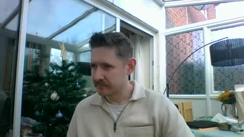 Snapshot of dirtylondon729 chatting on December 9, 11:26 am Exhibitionist Ben online show from December 9, 11:26 am