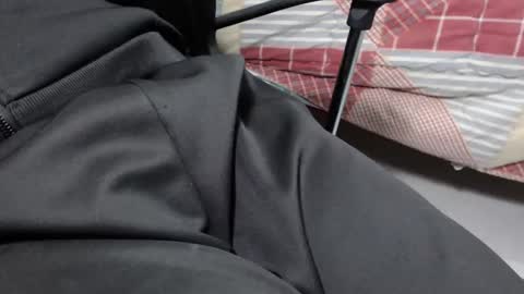 Snapshot of dirtyman8603 chatting on February 22, 9:23 am dirtyman8603 online show from February 22, 9:23 am