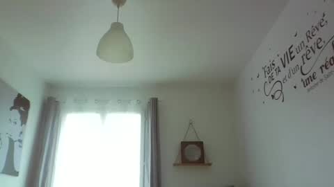 djeauzy77 online show from April 3, 9:39 am