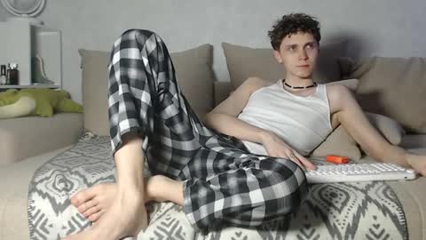 Alex online show from December 3, 4:13 am