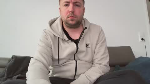 dombio_12 online show from April 19, 12:37 pm