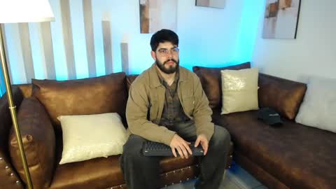 domboy  online show from June 1, 8:20 pm