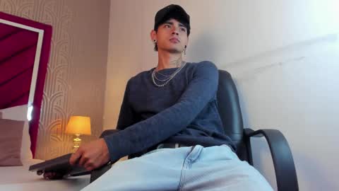 Dominic foox online show from March 2, 12:34 pm