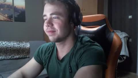 dominickcute online show from February 12, 11:30 pm