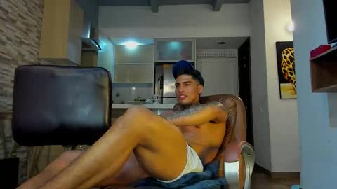 Only fans Ronnie col---InstaRonniecolleman  online show from December 19, 1:57 am