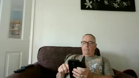 Snapshot of domjolly08 chatting on October 11, 2:21 pm David uk online show from October 11, 2:21 pm