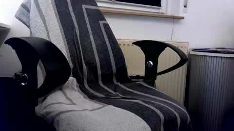 Donker85 online show from April 4, 10:40 pm