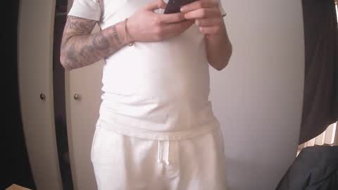 Papi online show from April 1, 1:41 pm