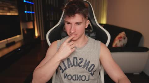 Dorian Reyes online show from December 15, 11:46 pm