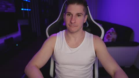 Dorian Reyes online show from April 19, 10:56 pm