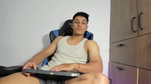 dorman_boy online show from March 26, 3:10 am