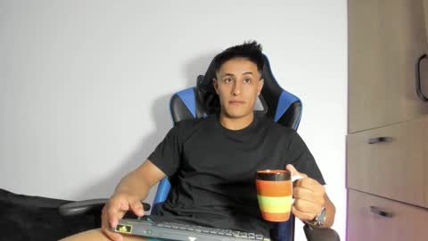 dorman_boy online show from February 2, 4:33 am