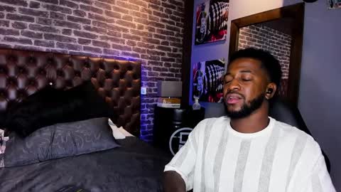 ---Drake--- online show from December 16, 8:58 pm