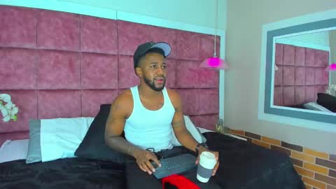 ---Drake--- online show from December 4, 3:15 am