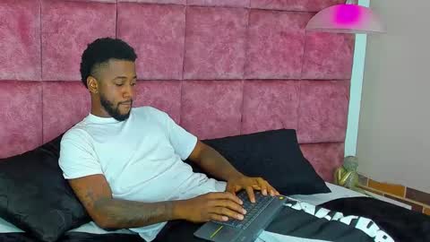 ---Drake--- online show from December 5, 2:53 am