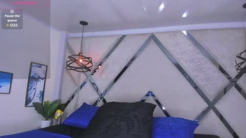 ---Drake--- online show from January 7, 9:25 pm