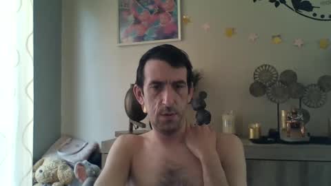 Snapshot of dreamguy38 chatting on February 27, 8:39 am dreamguy38 online show from February 27, 8:39 am