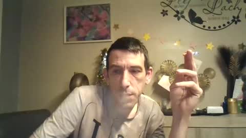 Snapshot of dreamguy38 chatting on December 29, 7:06 am dreamguy38 online show from December 29, 7:06 am