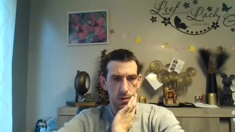 Snapshot of dreamguy38 chatting on December 3, 8:03 am dreamguy38 online show from December 3, 8:03 am