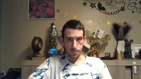 Snapshot of dreamguy38 chatting on December 26, 6:52 am dreamguy38 online show from December 26, 6:52 am