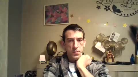 Snapshot of dreamguy38 chatting on January 4, 6:41 am dreamguy38 online show from January 4, 6:41 am