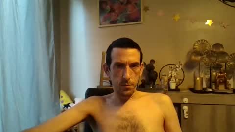 Snapshot of dreamguy38 chatting on October 24, 7:54 am dreamguy38 online show from October 24, 7:54 am