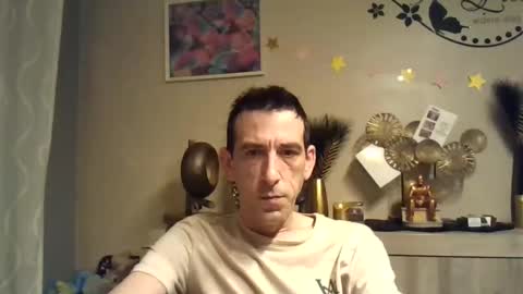 Snapshot of dreamguy38 chatting on December 8, 5:07 am dreamguy38 online show from December 8, 5:07 am