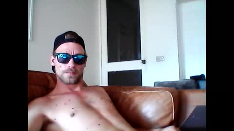 Snapshot of drejjj3000 chatting on February 13, 11:15 pm drejjj3000 online show from February 13, 11:15 pm