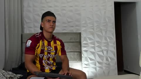 Kevin online show from January 4, 1:42 am