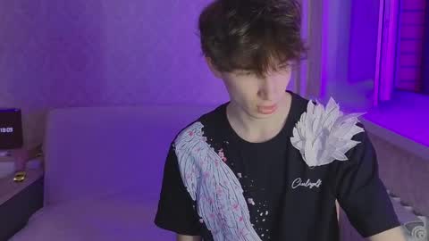 Mark online show from April 3, 3:09 pm