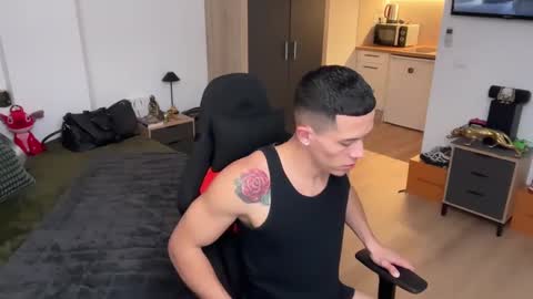Duncan Collins online show from January 21, 9:15 pm