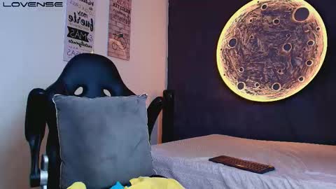 duran_dhikol1 online show from March 3, 3:36 am