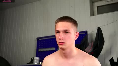 Snapshot of dustyn_fox chatting on October 22, 5:16 pm Dustyn online show from October 22, 5:16 pm