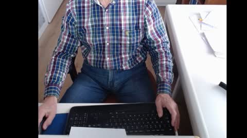 dutchpornking2 online show from February 3, 8:02 am