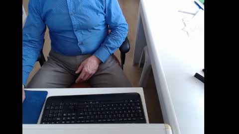 dutchpornking2 online show from November 12, 9:04 am