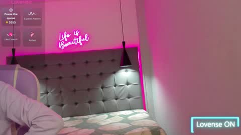 dyla_n18_ online show from November 4, 2:34 am