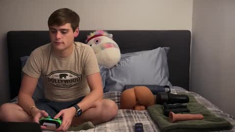 dylanfruits online show from December 3, 11:11 pm